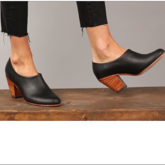 Nisolo Shoes - Nisolo Austin heel in black, size 7